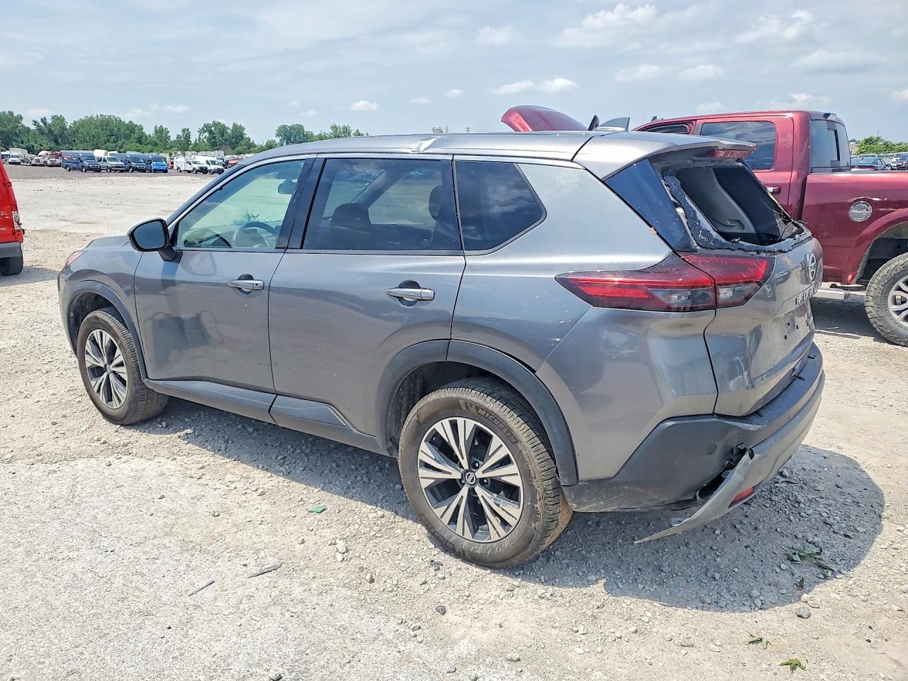 2021 Nissan Rogue Sv - Image 2