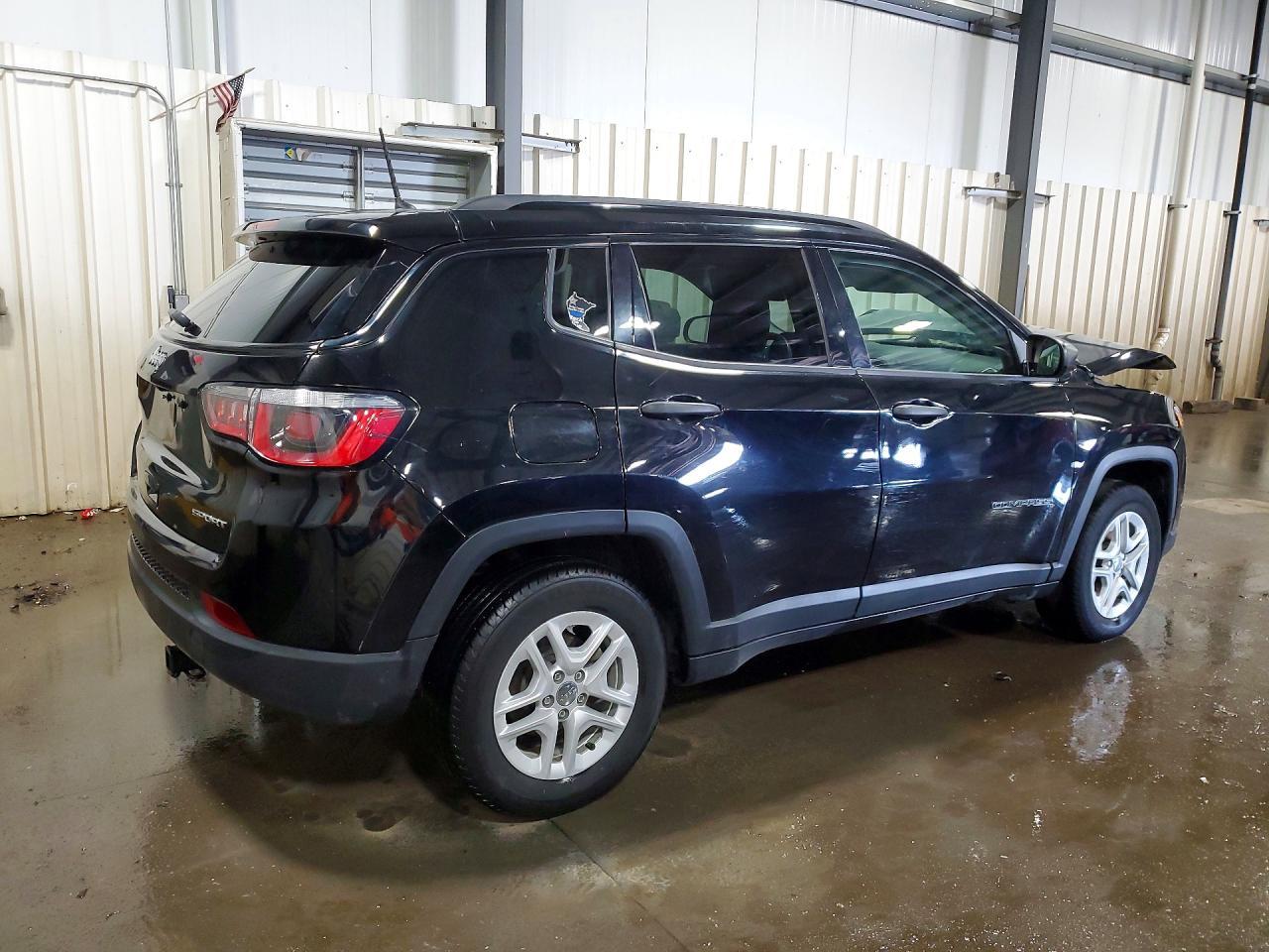 2017 Jeep Compass Sport - Фото 3