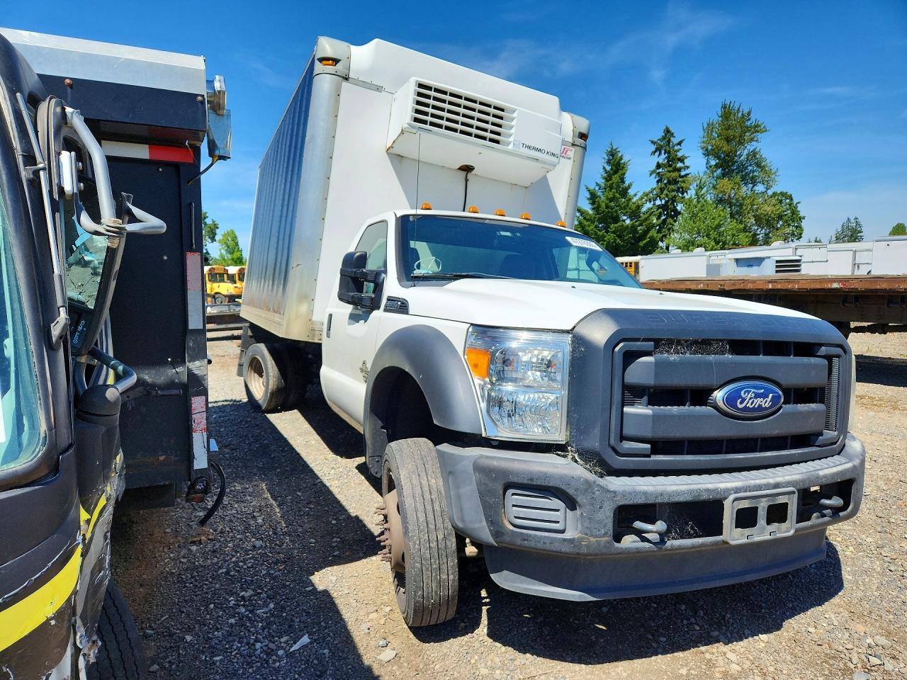 2016 Ford F550 Super Duty Refrigerated Box Truck - Image 4