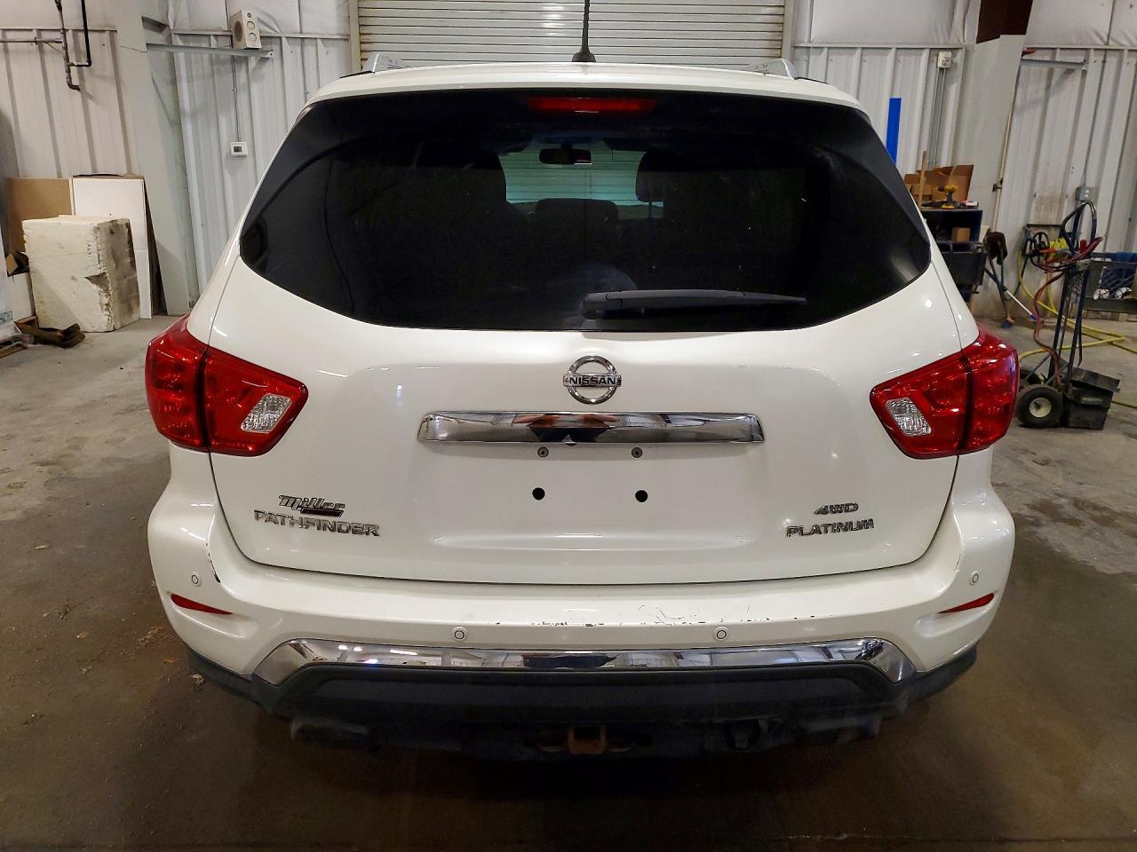 2017 Nissan Pathfinder Platinum - Фото 6