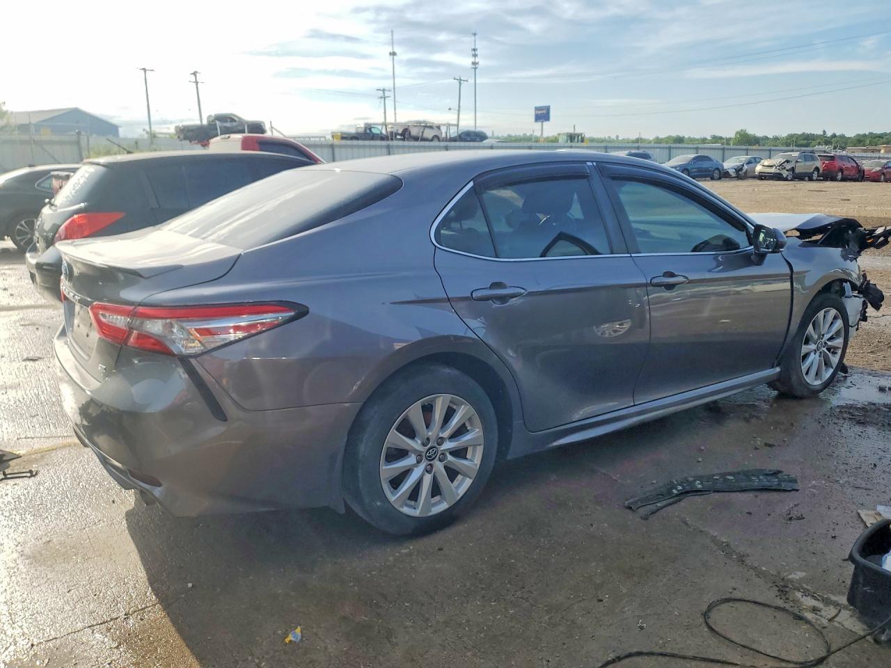 2019 Toyota Camry L - Фото 3