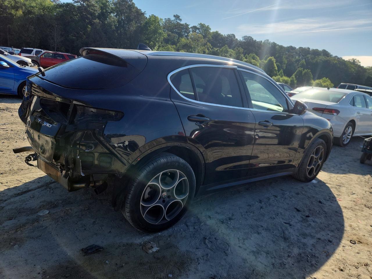 2018 Alfa Romeo Stelvio - Image 3