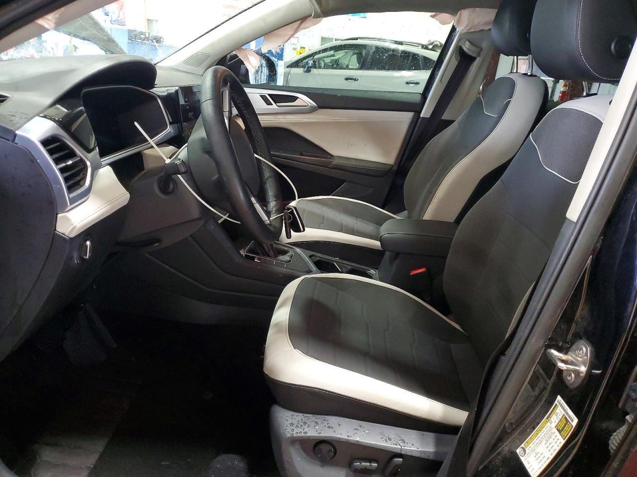 2025 Volkswagen Taos Se - Фото 7