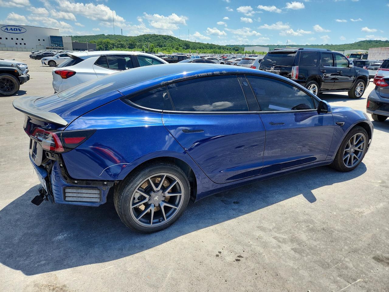 2022 Tesla Model 3 - Image 3
