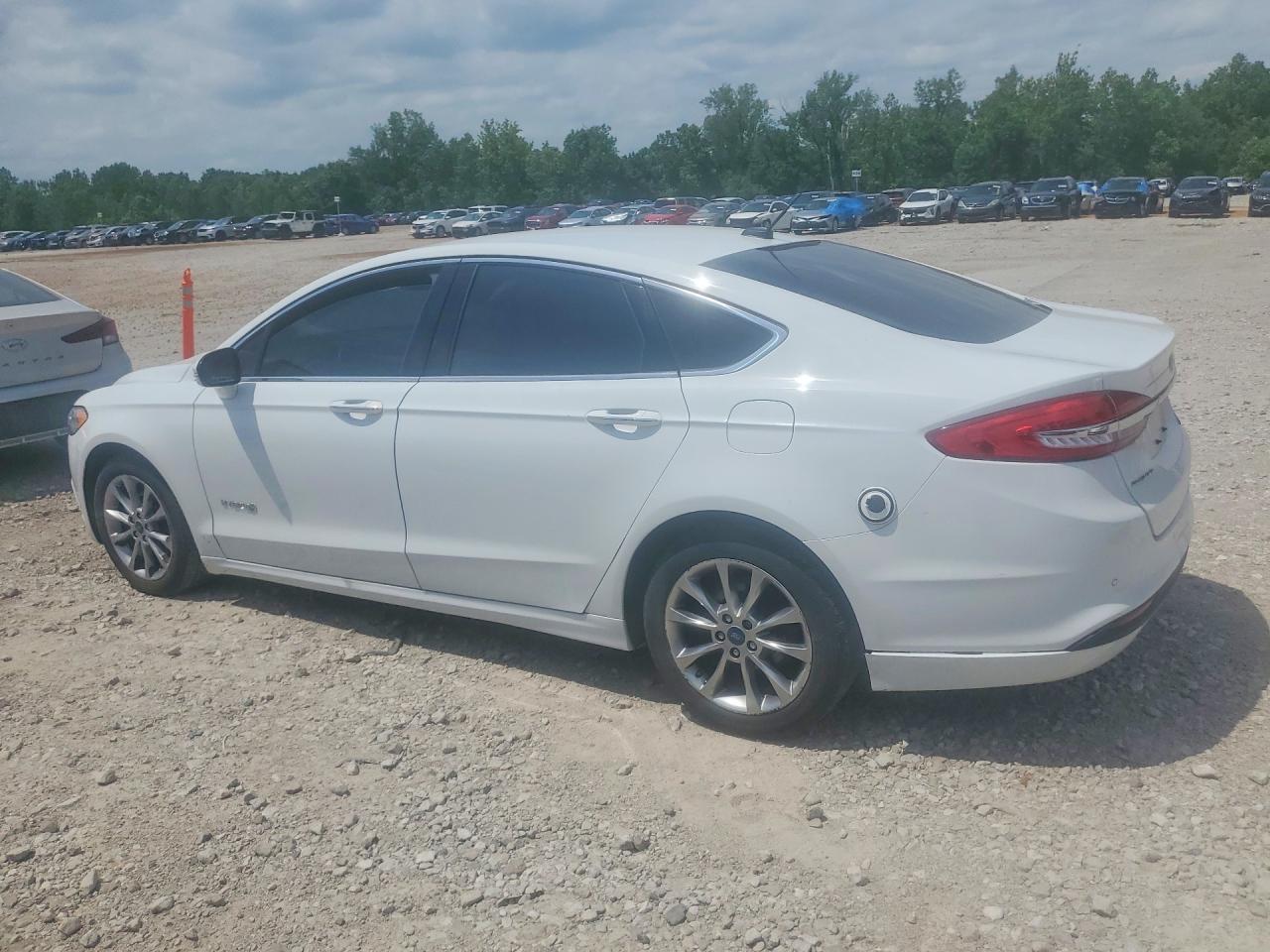 2017 Ford Fusion Se Hybrid - Image 2