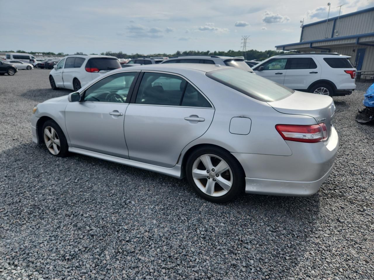 2011 Toyota Camry Se - Фото 2