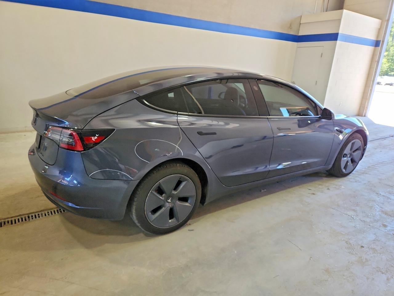 2023 Tesla Model 3 - Фото 3