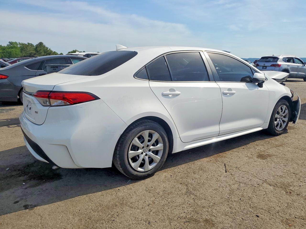 2021 Toyota Corolla Le - Фото 3