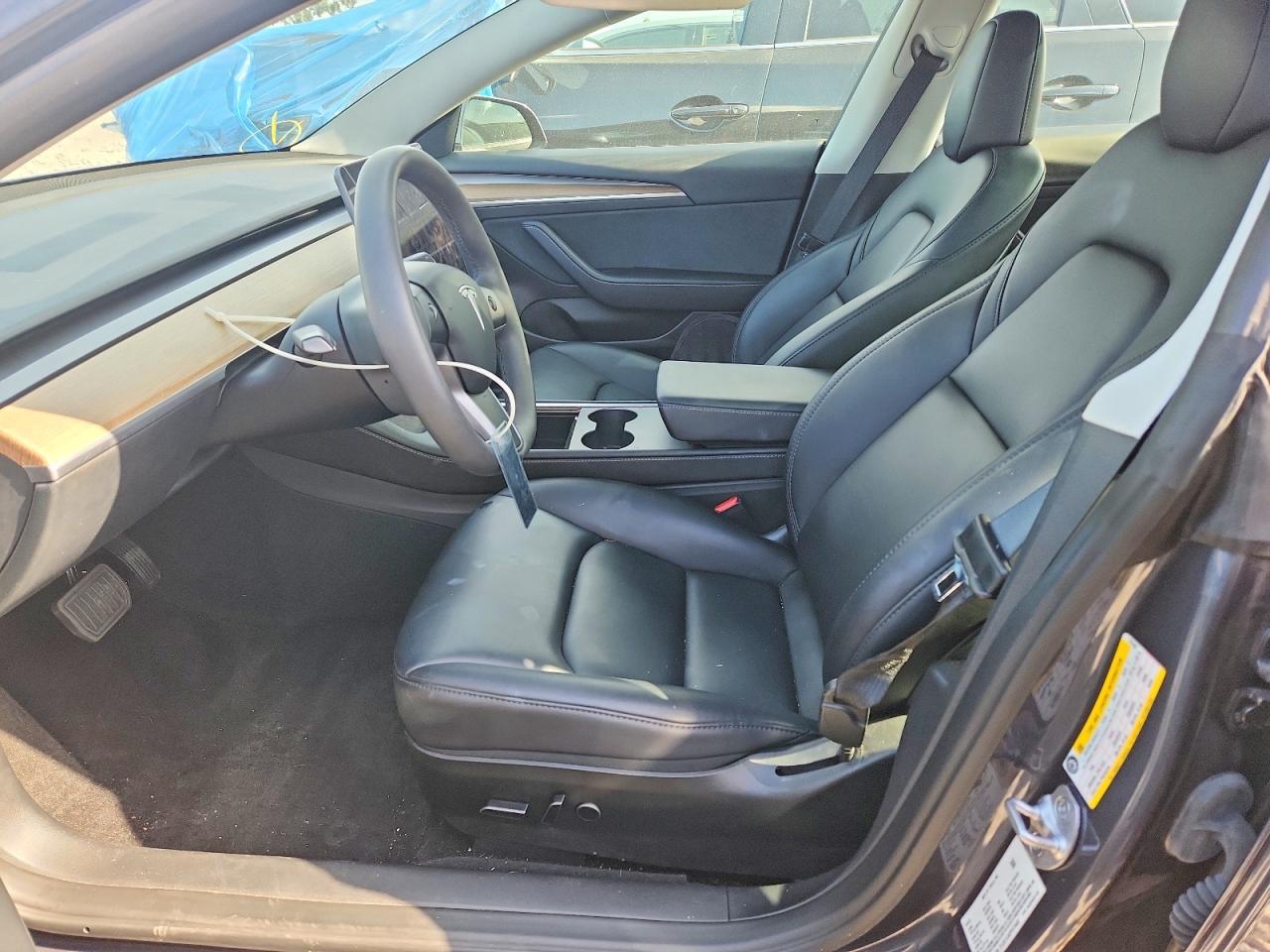 2023 Tesla Model 3 - Image 7