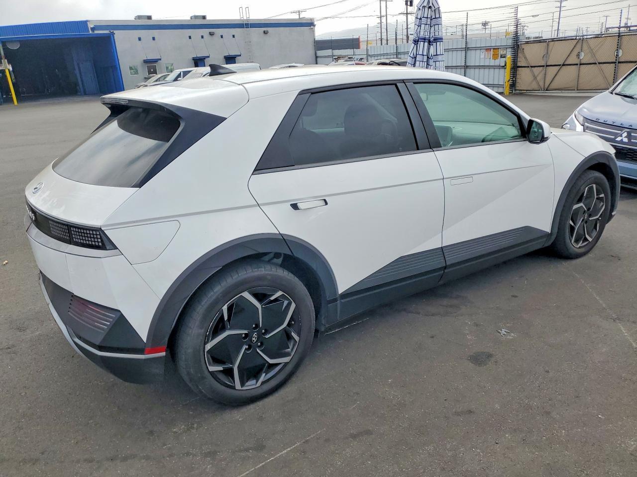 2024 Hyundai Ioniq 5 Se - Фото 3