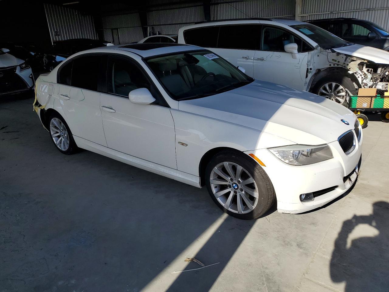 2011 BMW 328 I Sulev - Image 4