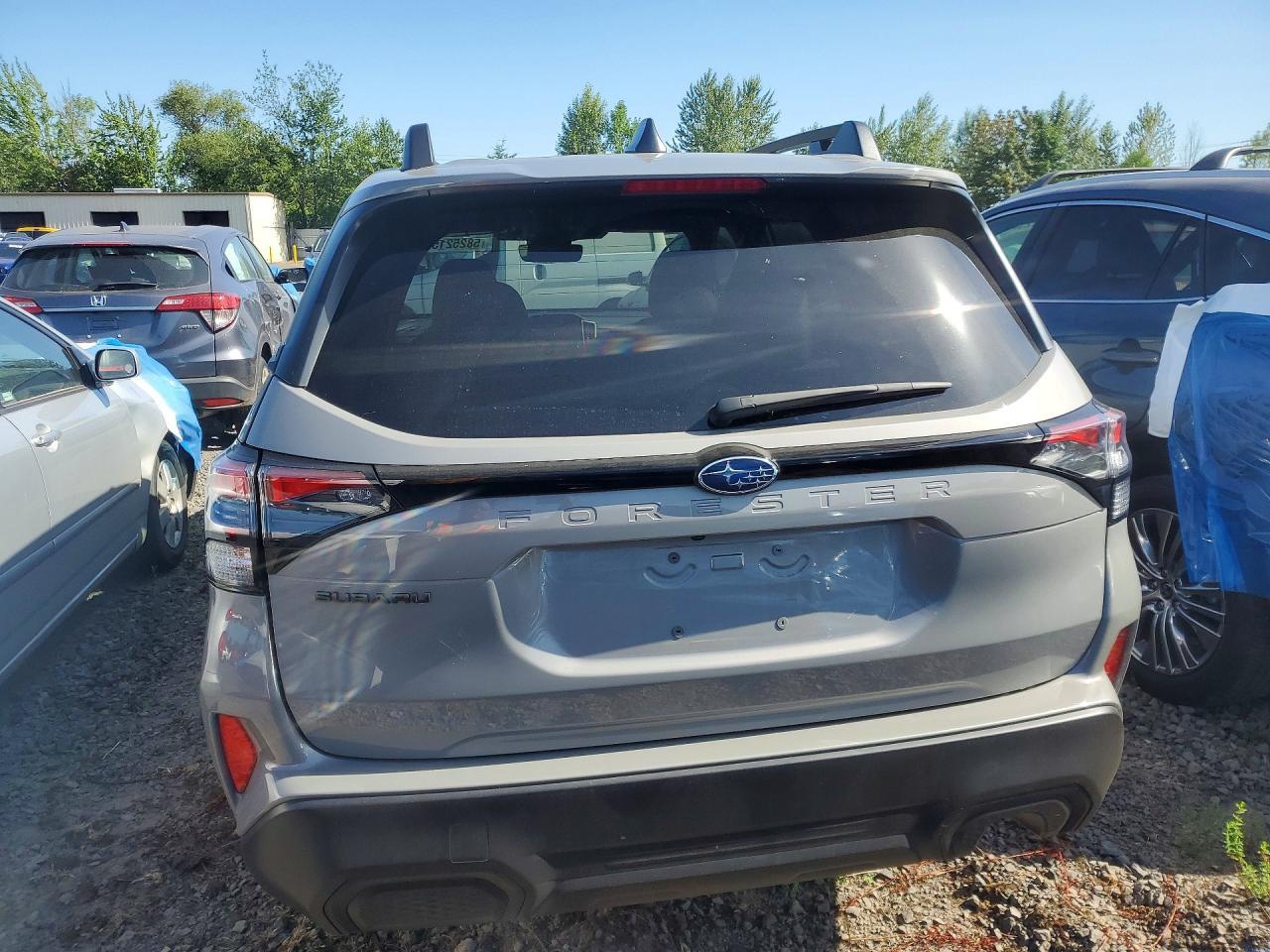 2025 Subaru Forester Premium - Фото 6