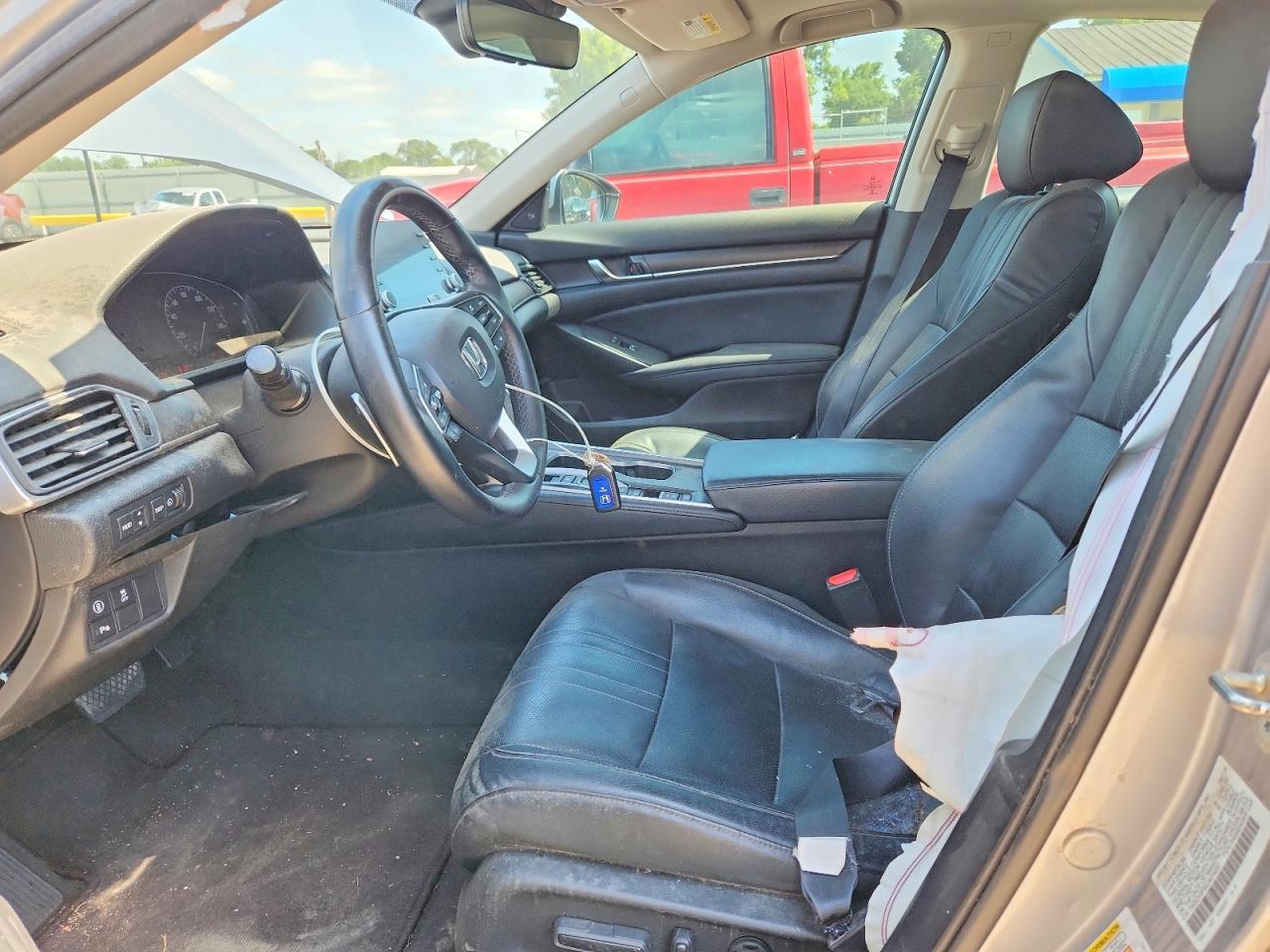 2018 Honda Accord Touring Hybrid - Image 7