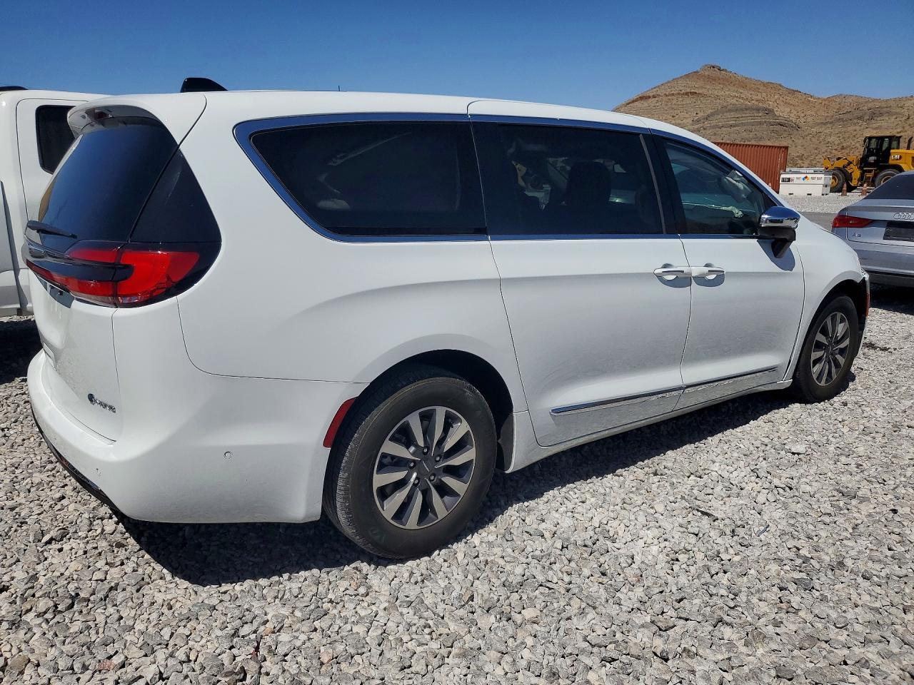 2023 Chrysler Pacifica Hybrid Pinnacle - Фото 3
