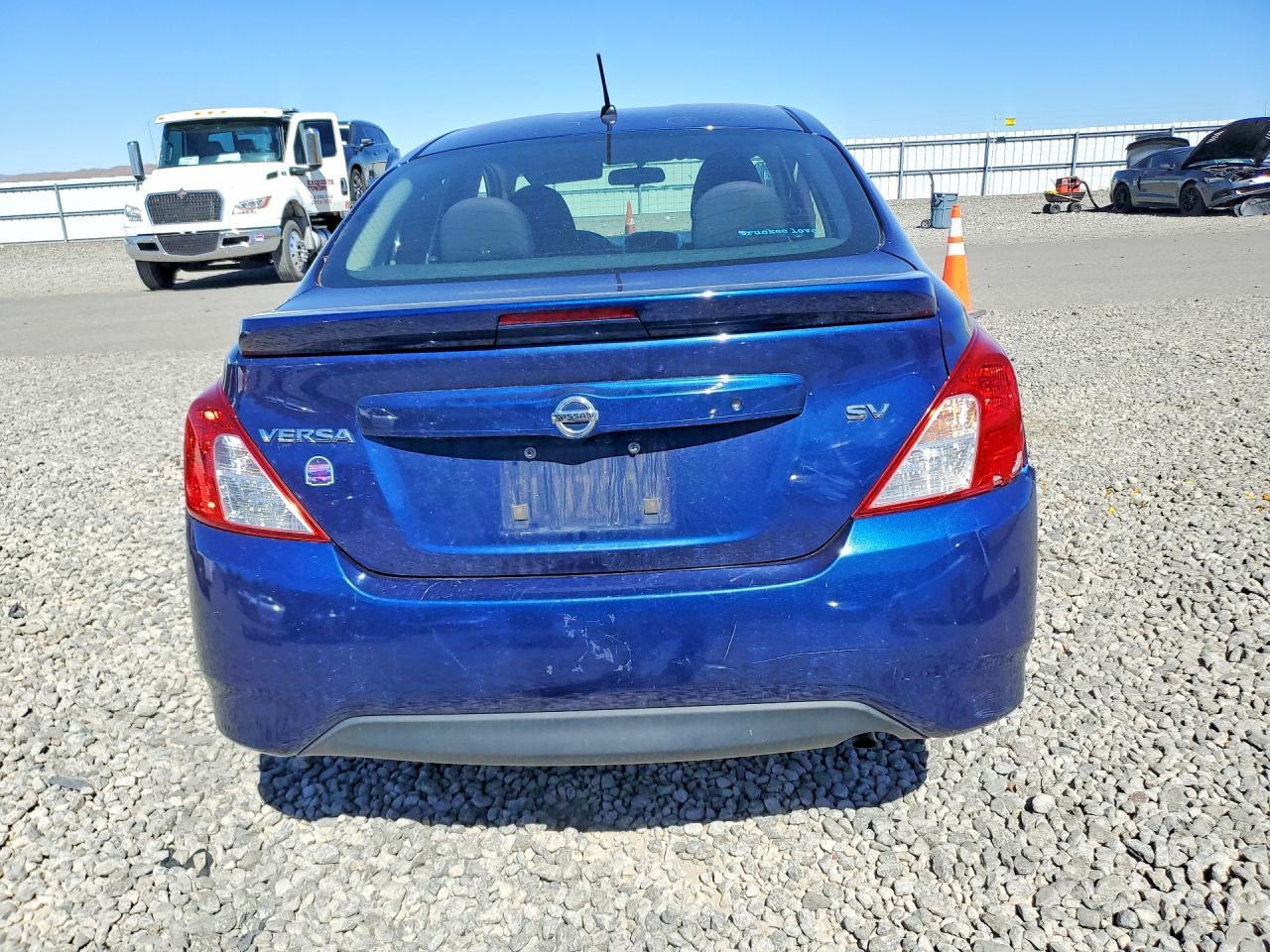 2018 Nissan Versa S - Фото 6