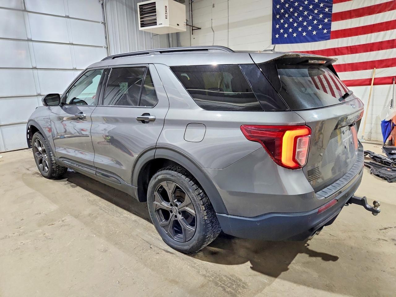 2021 Ford Explorer St - Фото 2