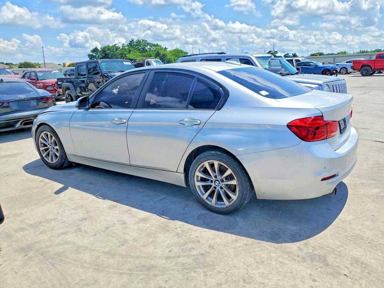 2017 BMW 320 I - Image 2