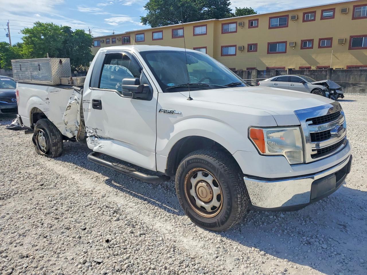 2014 Ford F150 - Фото 4