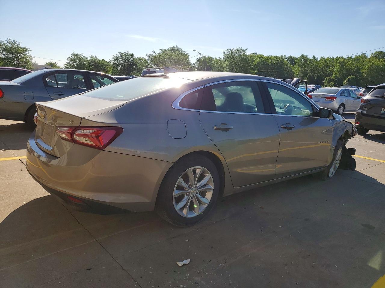 2022 Chevrolet Malibu - Фото 3
