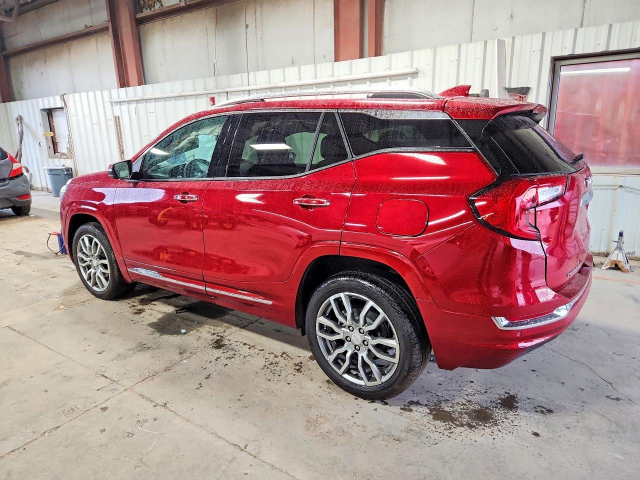 2023 GMC Terrain Denali - Фото 2