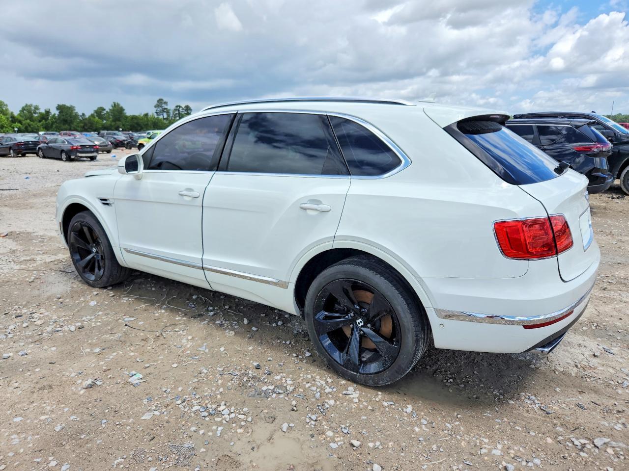 2018 Bentley Bentayga - Фото 2