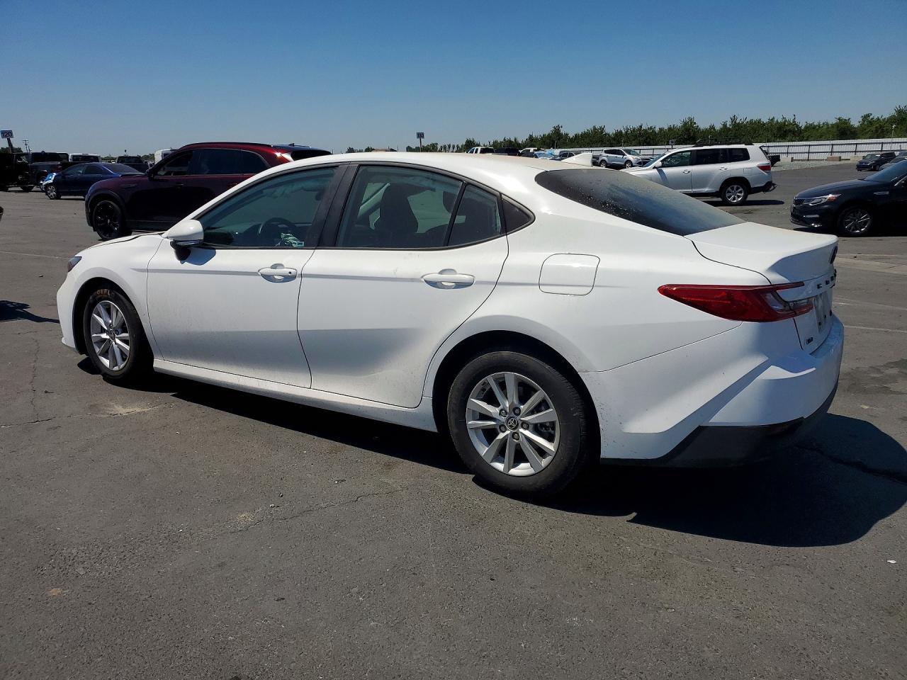 2025 Toyota Camry Le - Фото 2