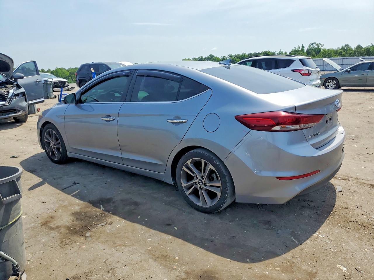 2017 Hyundai Elantra Limited - Image 2