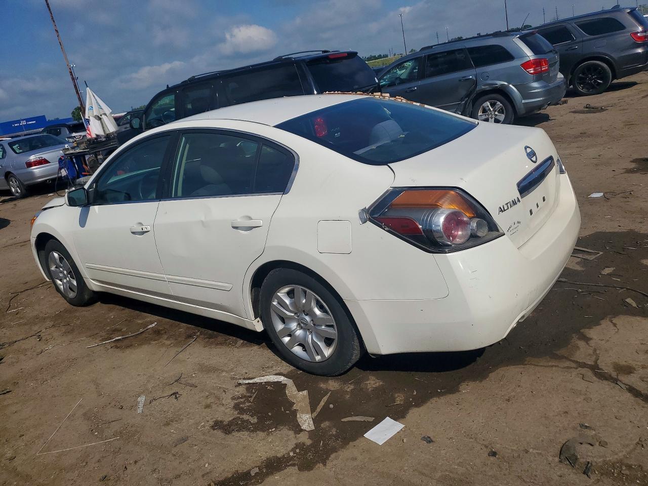 2012 Nissan Altima 2.5 - Image 2