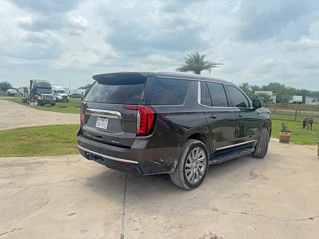 2021 GMC Yukon Slt - Фото 4