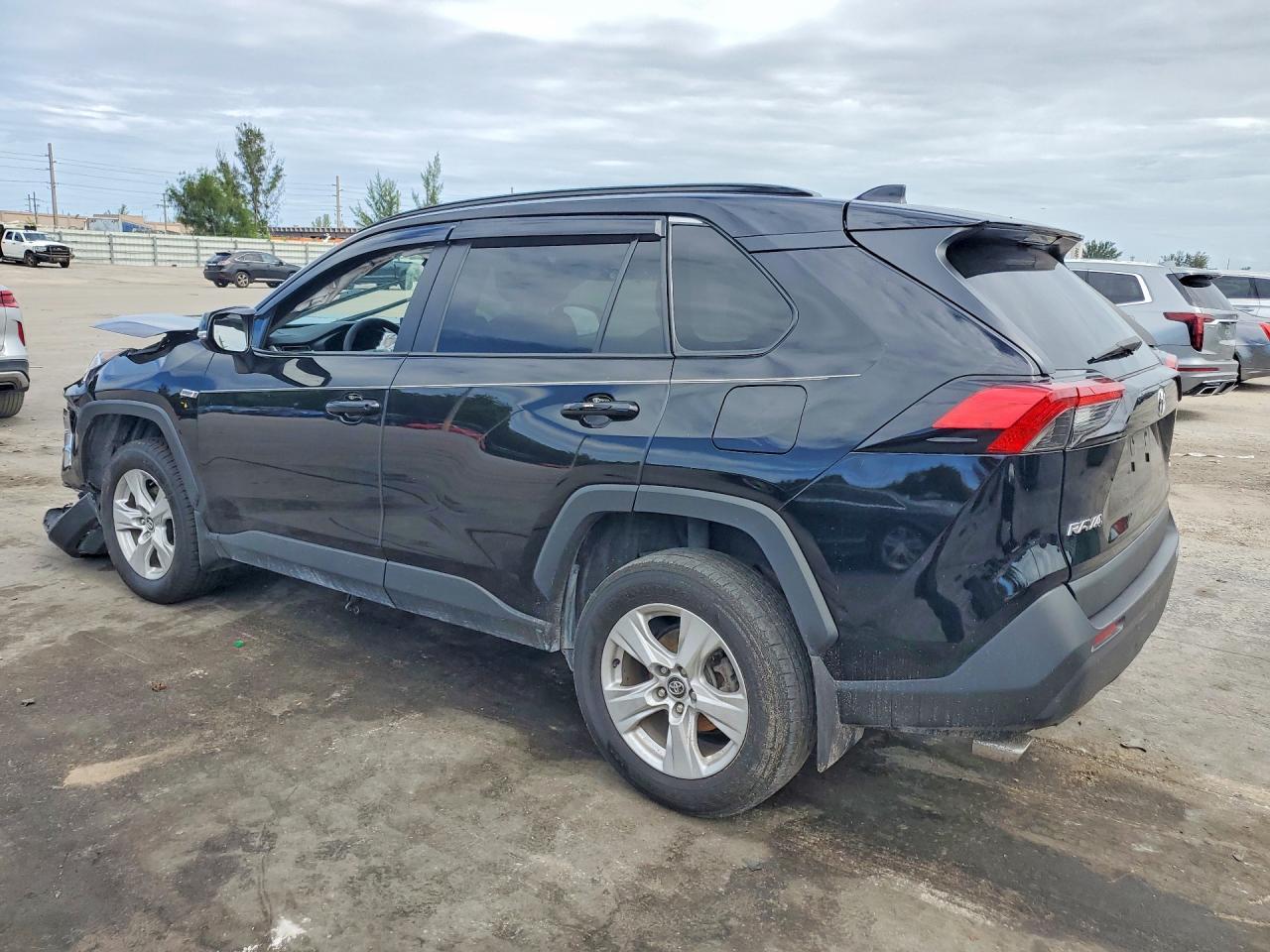 2021 Toyota Rav4 Xle - Image 2