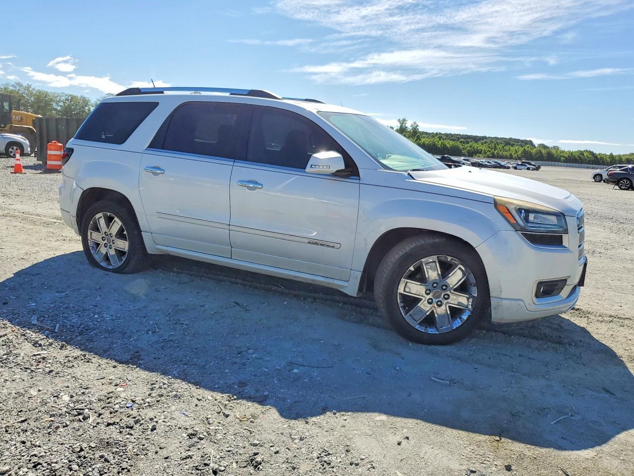 2016 GMC Acadia Denali - Image 4