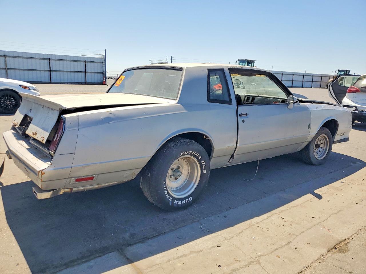 1985 Chevrolet Monte Carlo - Фото 3