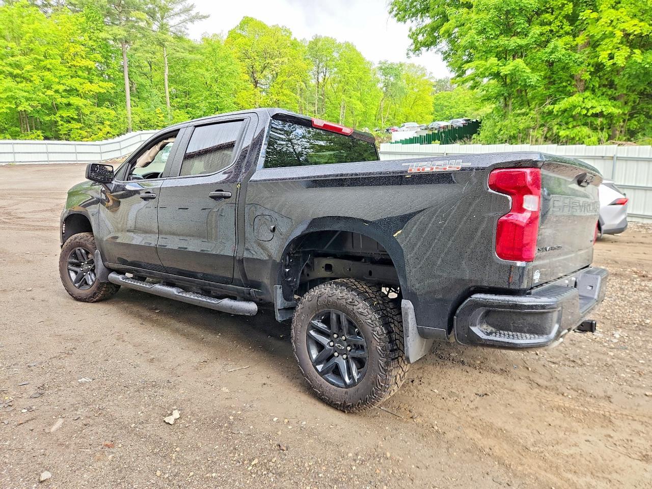 2026 Chevrolet Silverado K1500 Trail Boss Custom - Image 2