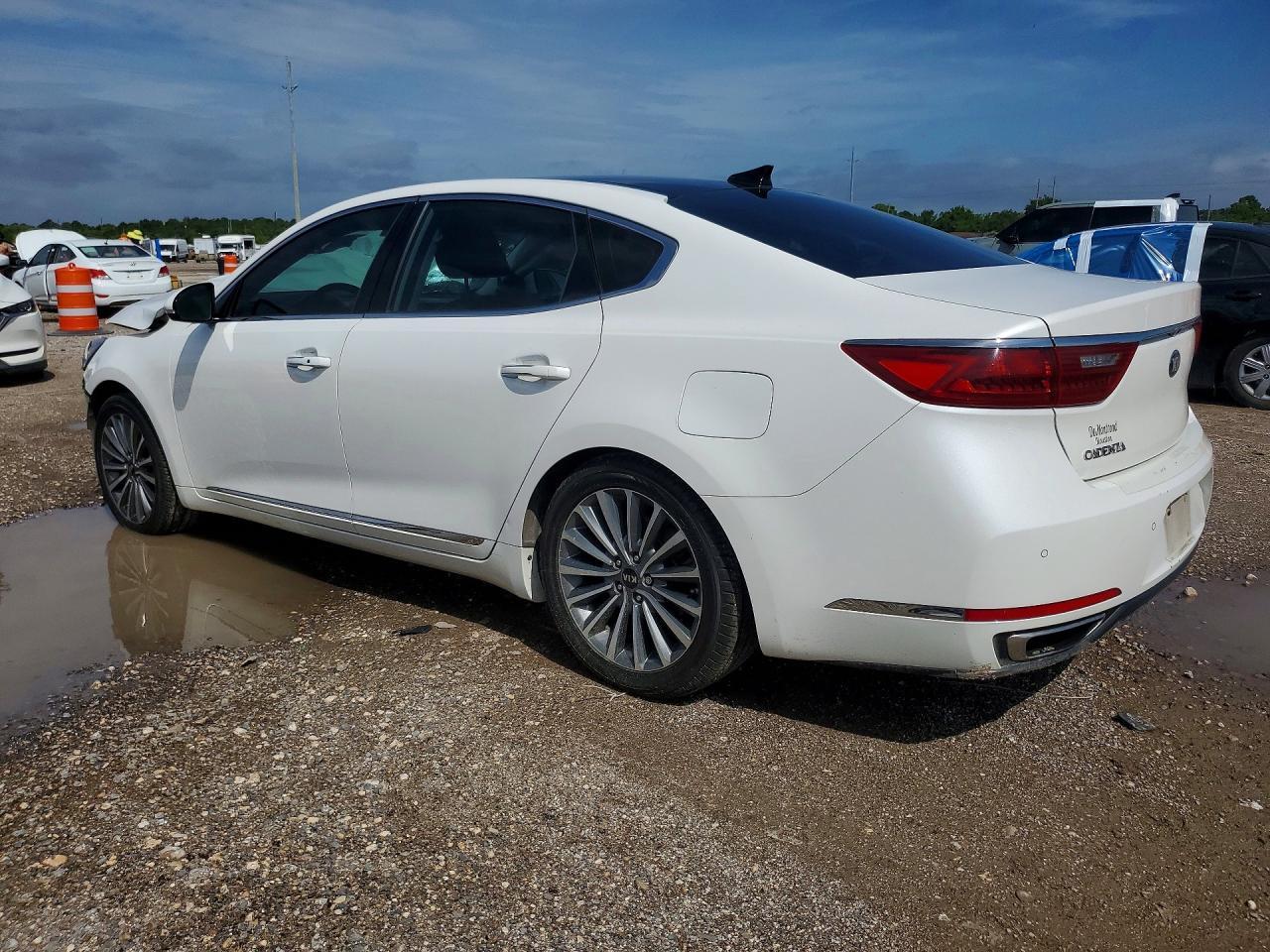 2017 Kia Cadenza Premium - Фото 2