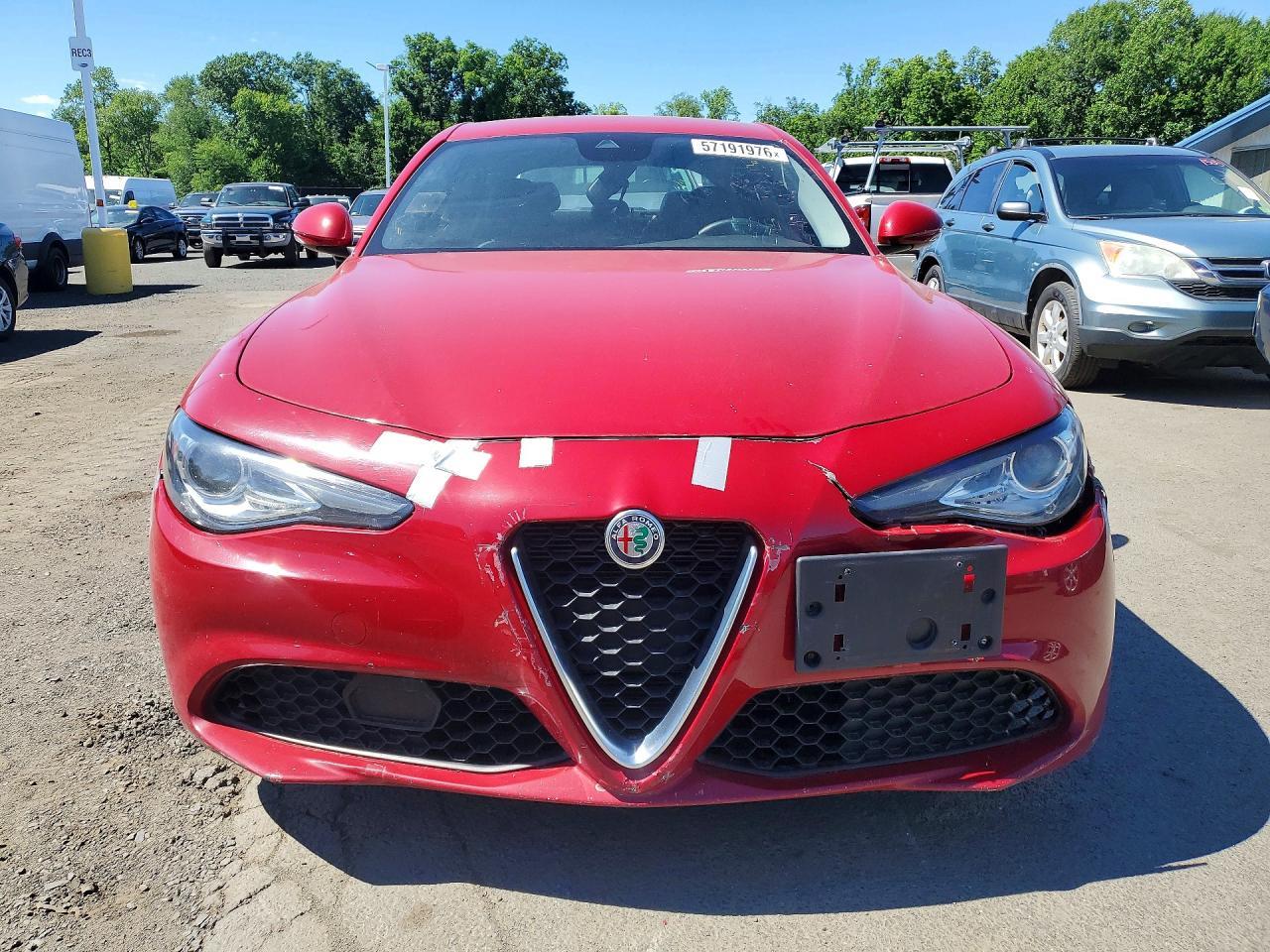 2020 Alfa Romeo Giulia - Image 5