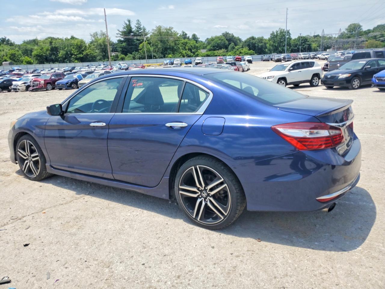 2017 Honda Accord Sport - Фото 2