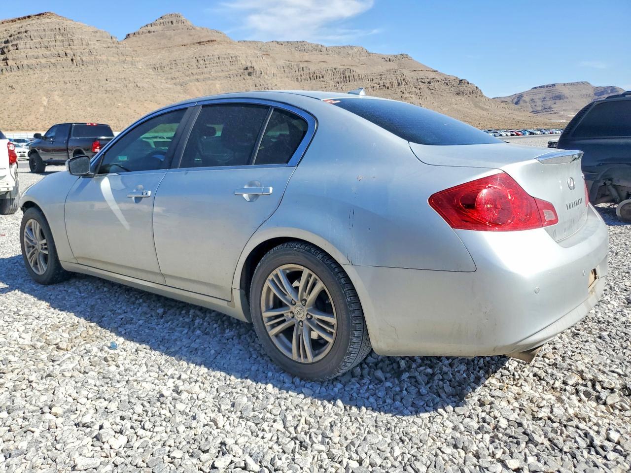 2013 Infiniti G37 Sedan Journey - Image 2
