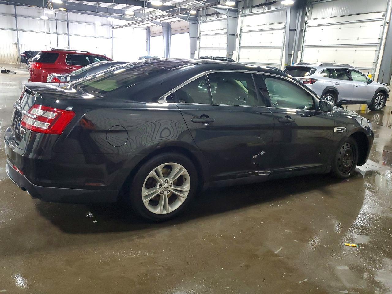 2015 Ford Taurus Se - Фото 3