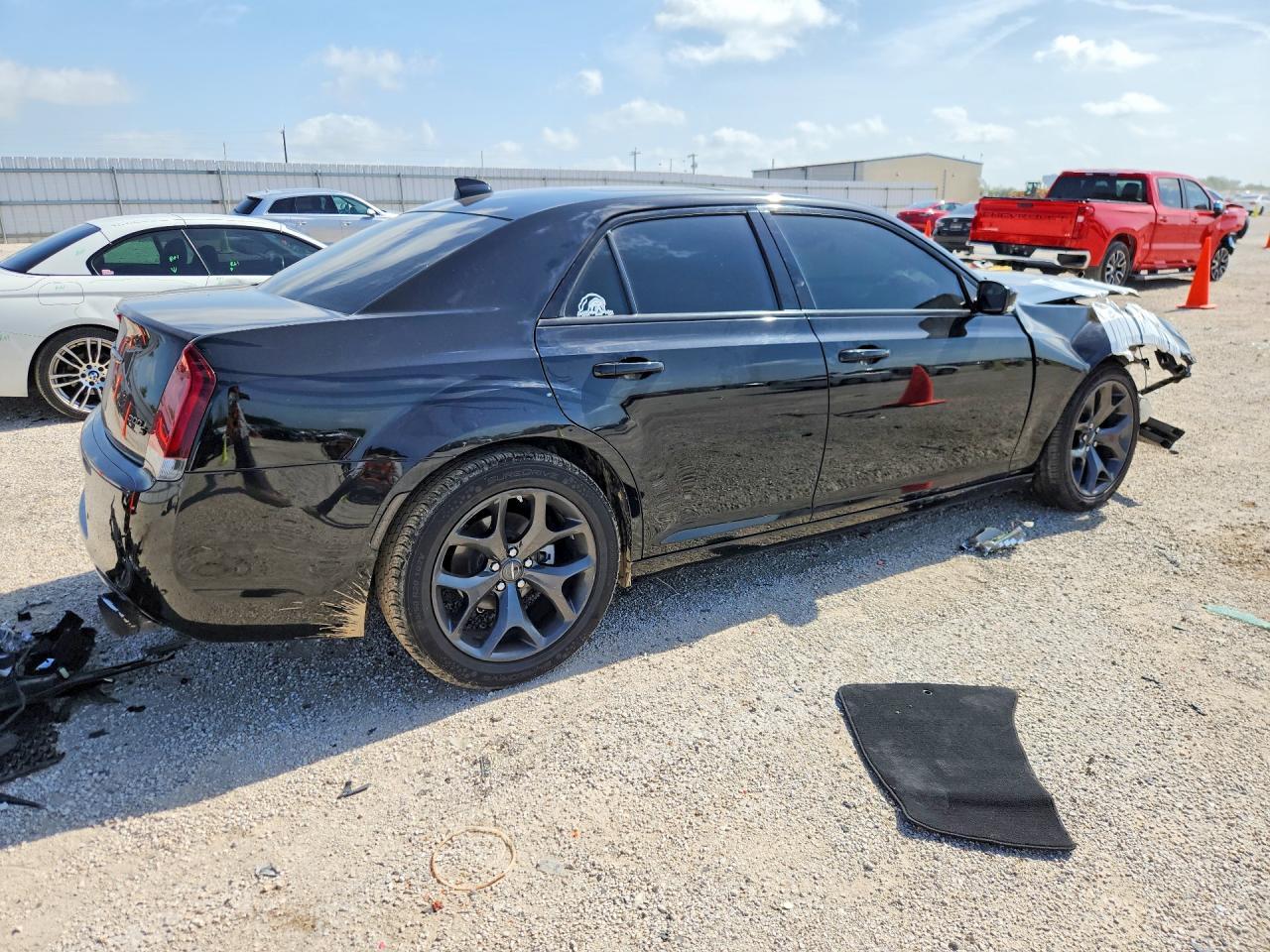 2023 Chrysler 300 S - Фото 3