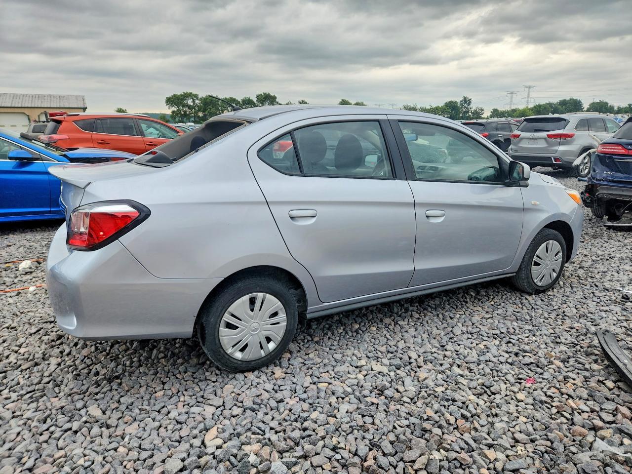 2023 Mitsubishi Mirage G4 Es/G4 Le/G4 Black Edition - Image 3