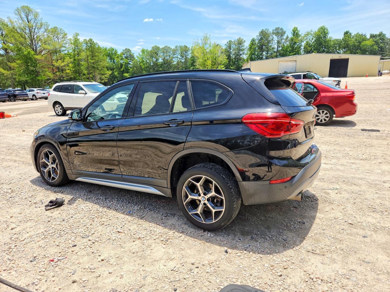 2017 BMW X1 Sdrive28I - Фото 2