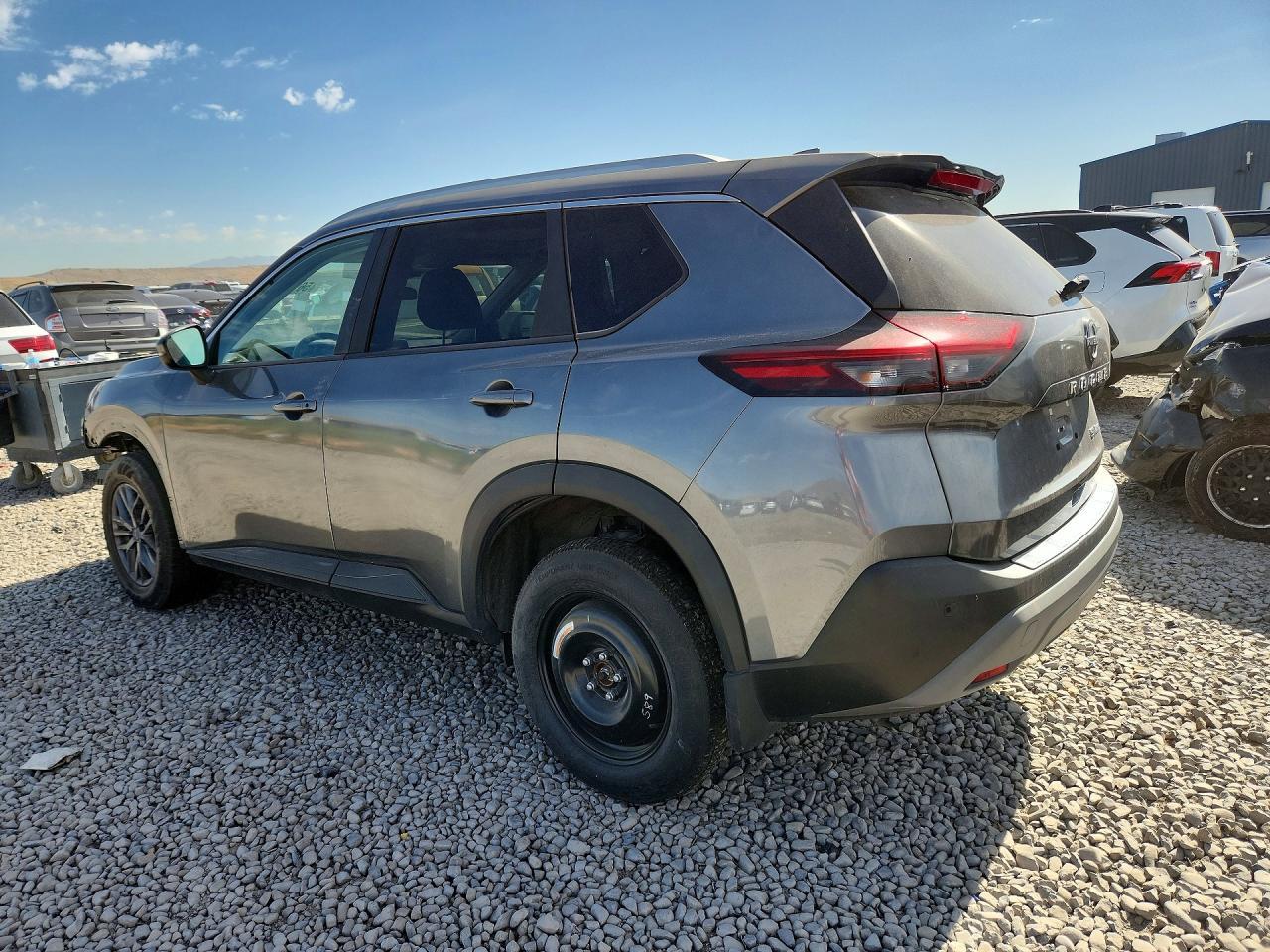 2023 Nissan Rogue Sv - Image 2