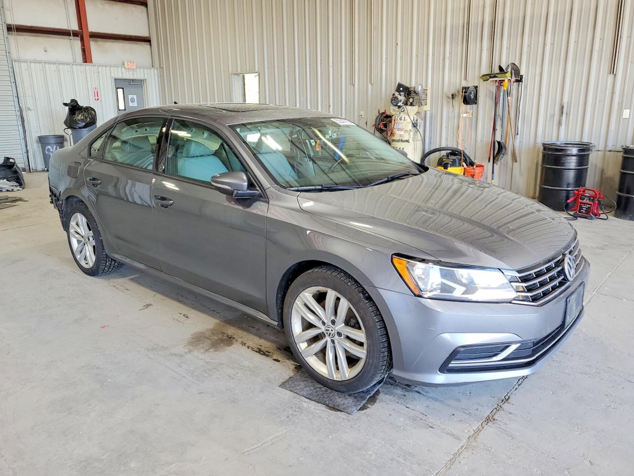 2019 Volkswagen Passat Wolfsburg - Фото 4