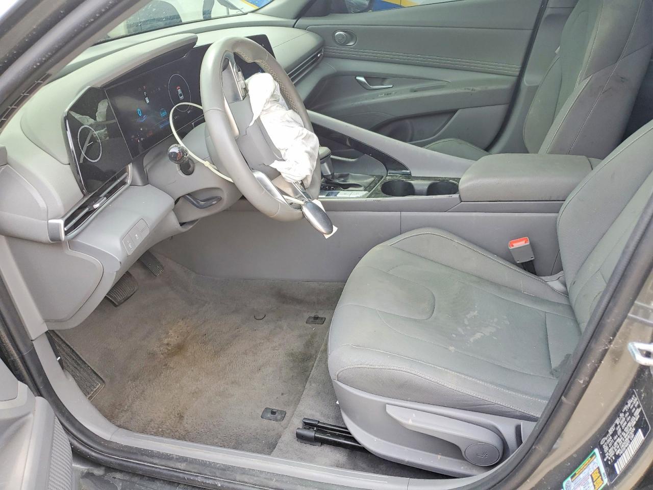 2025 Hyundai Elantra Sel - Image 7