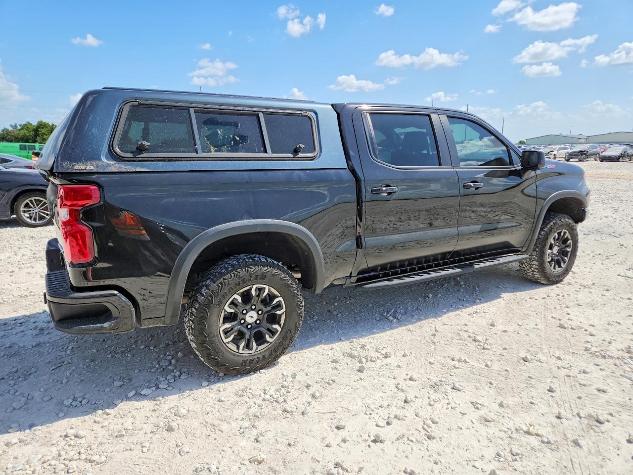 2024 Chevrolet Silverado K1500 Zr2 - Фото 3