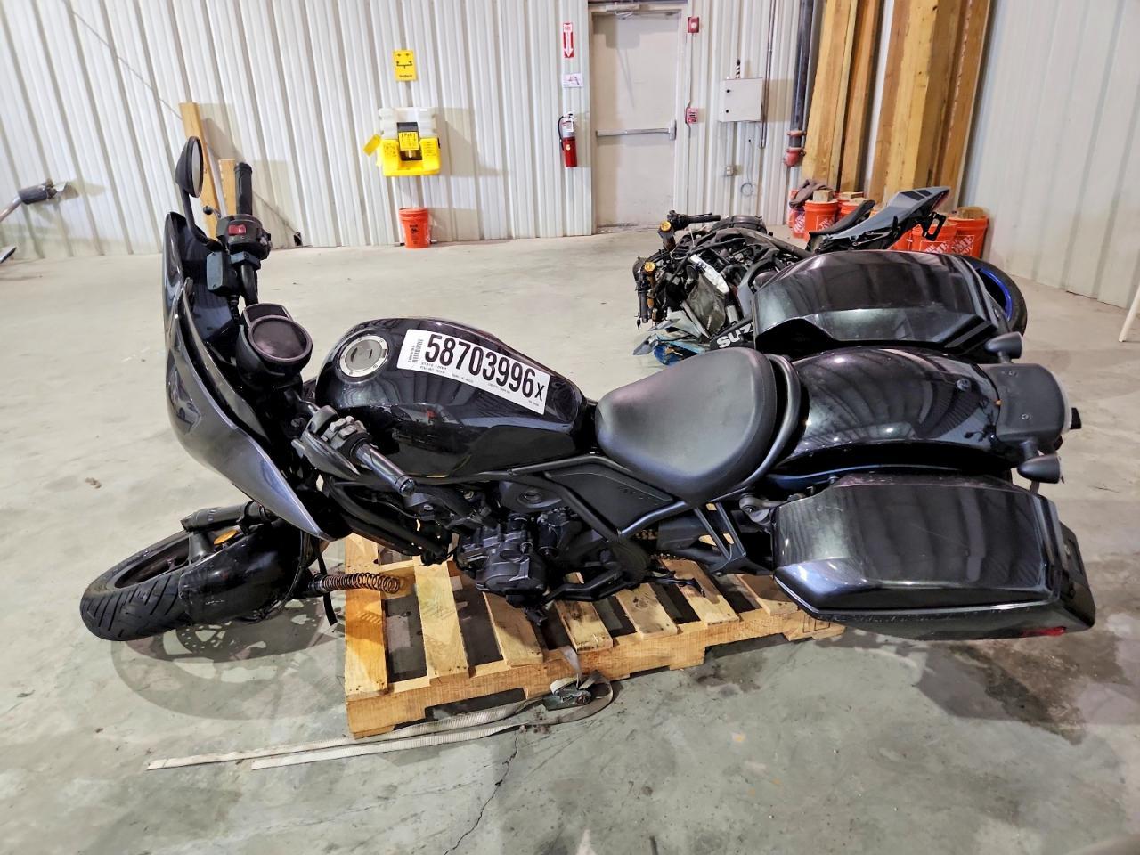 2023 Honda Cmx1100 T - Image 3