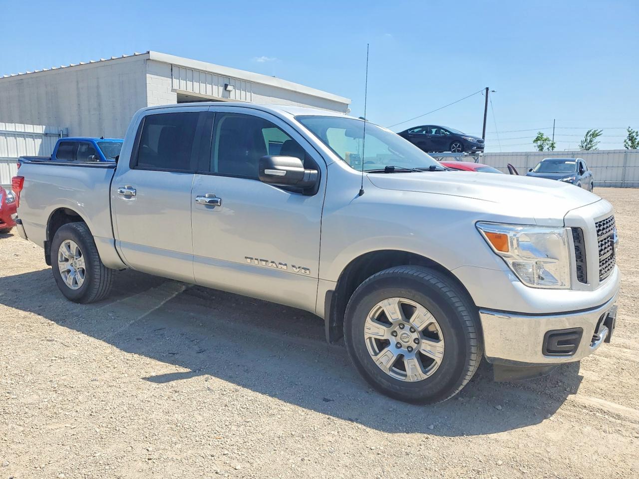 2019 Nissan Titan Sv - Фото 4