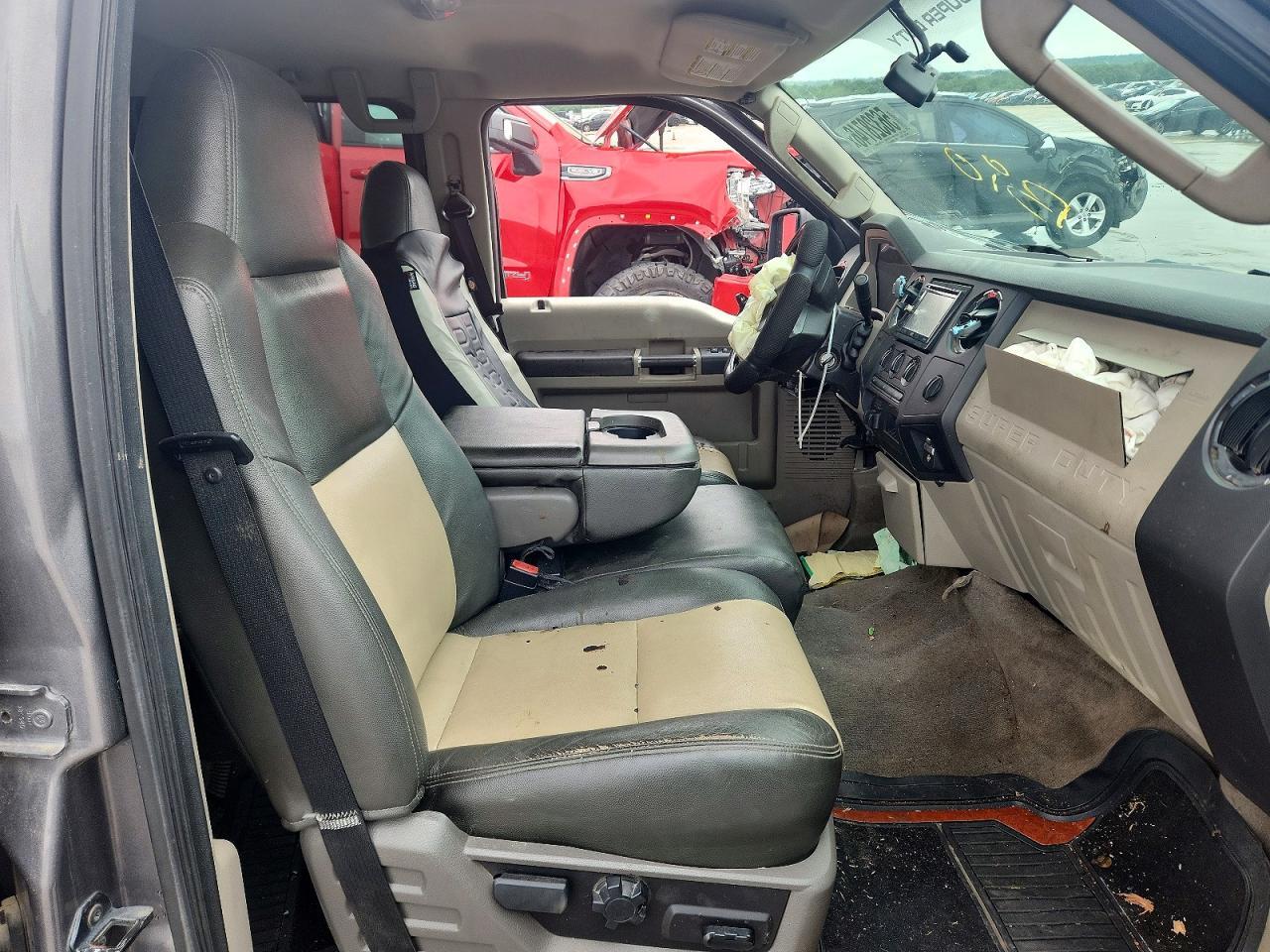 2009 Ford F250 Super Duty - Image 7