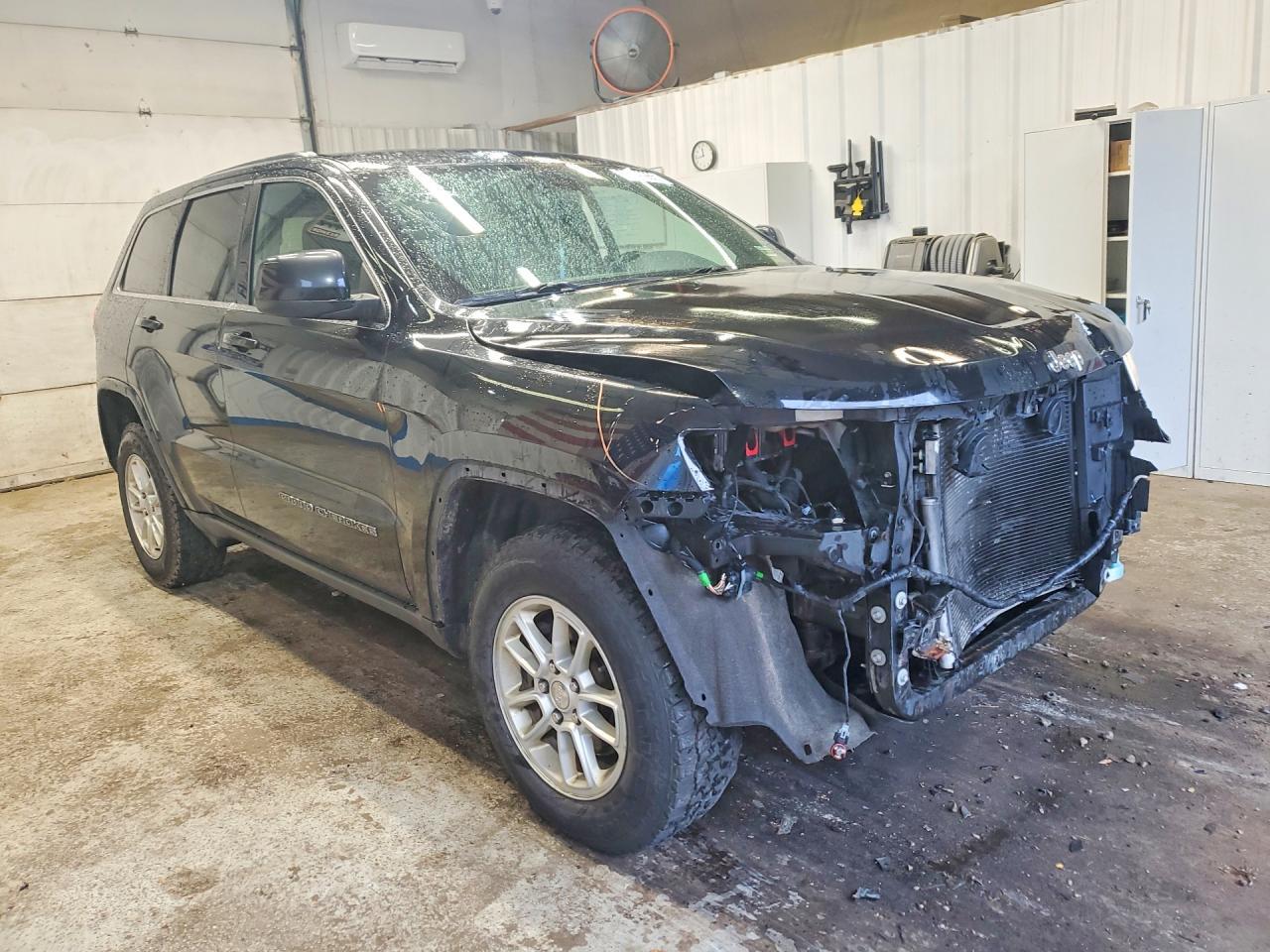2018 Jeep Grand Cherokee Laredo - Image 4