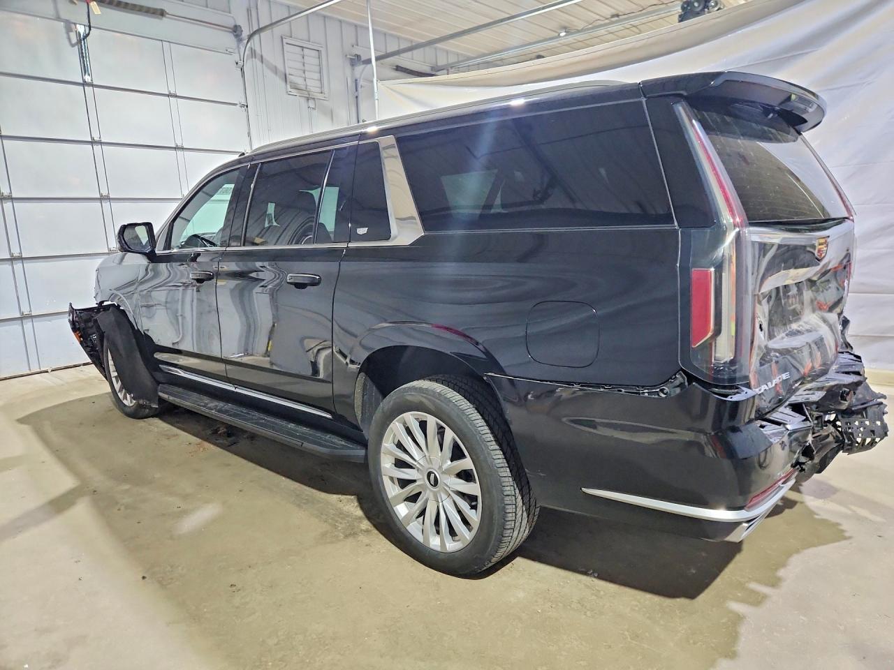 2023 Cadillac Escalade Esv Luxury - Image 2